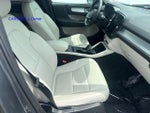 2019 Volvo XC40 T5 AWD Momentum