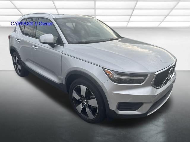 2019 Volvo XC40 T5 AWD Momentum