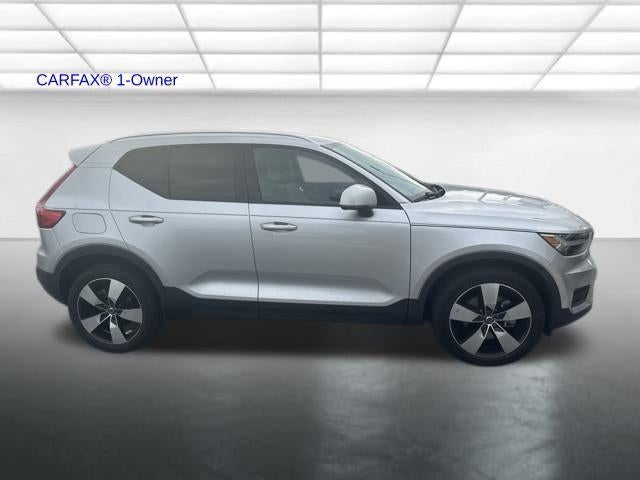 2019 Volvo XC40 T5 AWD Momentum
