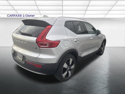 2019 Volvo XC40 T5 AWD Momentum