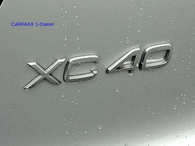 2019 Volvo XC40 T5 AWD Momentum
