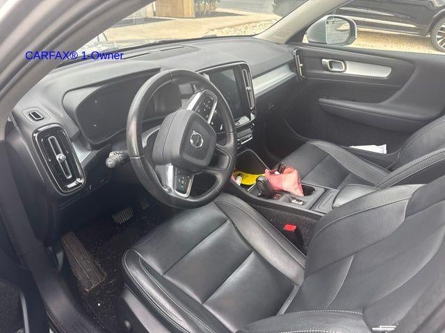 2019 Volvo XC40 T5 AWD Momentum