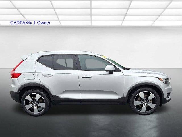 2019 Volvo XC40 T5 AWD Momentum