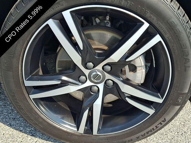 2021 Volvo XC40 T5 AWD R-Design