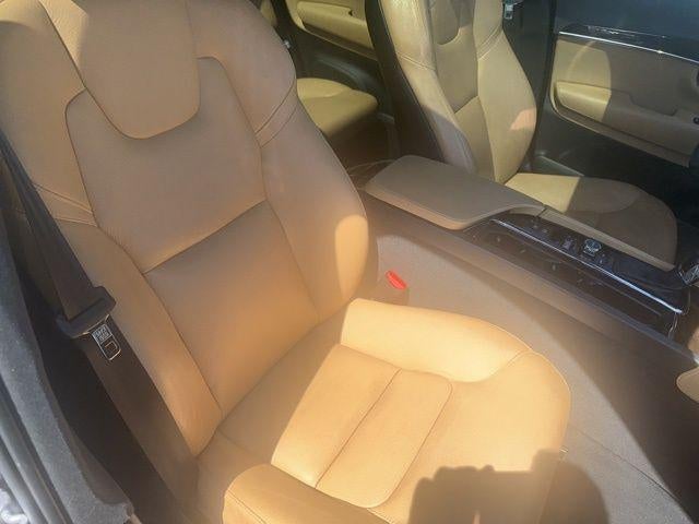 2016 Volvo XC90 AWD 4dr T6 Momentum