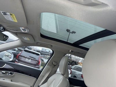 2019 Volvo XC90 T6 AWD Momentum
