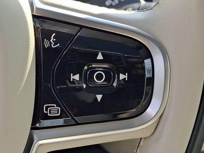 2019 Volvo XC90 T6 AWD Momentum