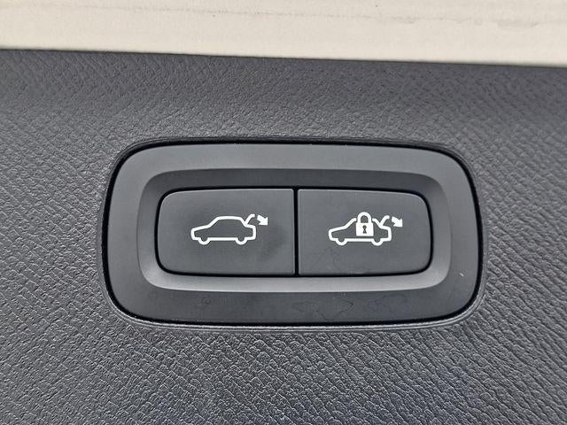 2022 Volvo XC90 Recharge Plug-In Hybrid T8 eAWD PHEV Inscription 6P