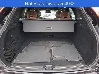 2023 Volvo XC60 Recharge Plug-In Hybrid T8 eAWD PHEV Ultimate Bright Theme