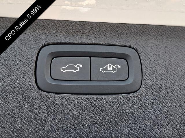 2025 Volvo XC90 Plug-In Hybrid T8 AWD Plus 7-Seater