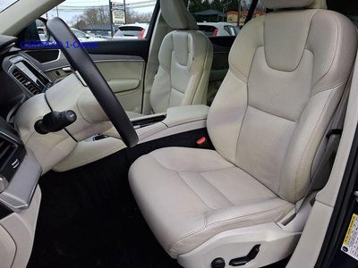 2023 Volvo XC90 B5 AWD Core 7P
