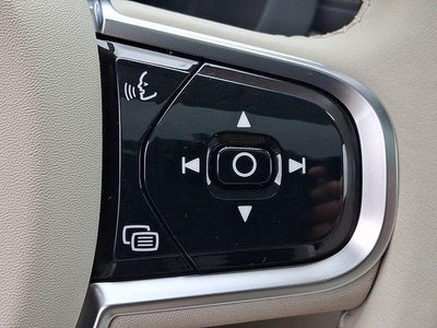 2023 Volvo XC60 B5 AWD Ultimate Bright Theme