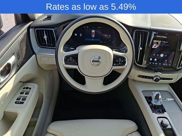 2023 Volvo XC60 B5 AWD Ultimate Bright Theme