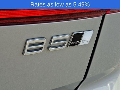 2023 Volvo XC60 B5 AWD Ultimate Bright Theme