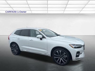 2023 Volvo XC60 B5 AWD Ultimate Bright Theme