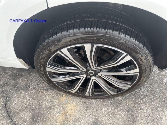 2023 Volvo XC60 B5 AWD Ultimate Bright Theme