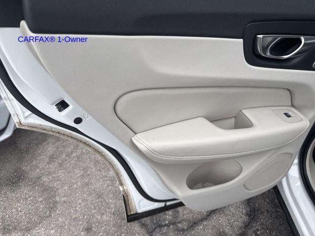 2023 Volvo XC60 B5 AWD Ultimate Bright Theme