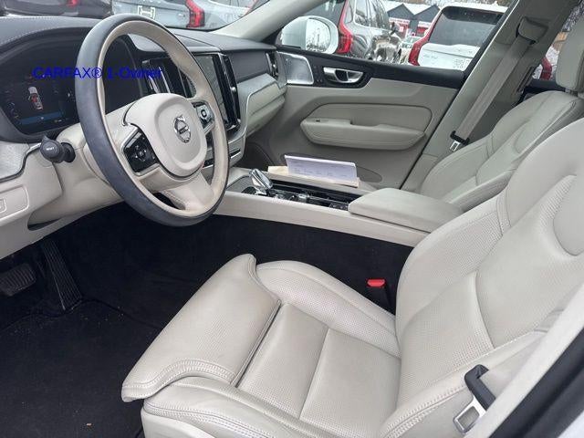 2023 Volvo XC60 B5 AWD Ultimate Bright Theme