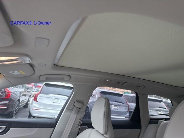 2023 Volvo XC60 B5 AWD Ultimate Bright Theme