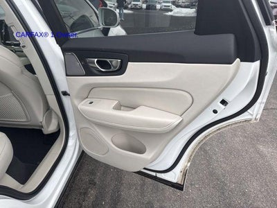 2023 Volvo XC60 B5 AWD Ultimate Bright Theme