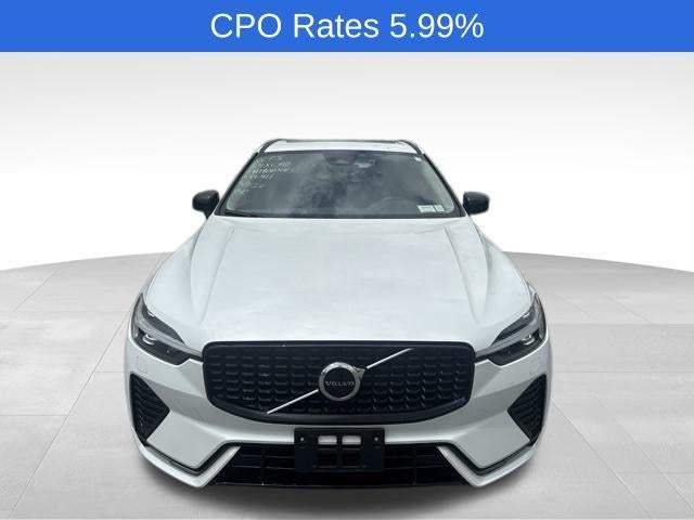 2024 Volvo XC60 B5 AWD Core Dark Theme