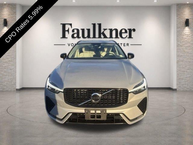 2024 Volvo XC60 B5 AWD Core Dark Theme