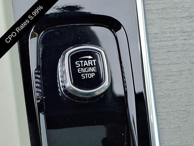 2024 Volvo XC60 B5 AWD Plus Dark Theme