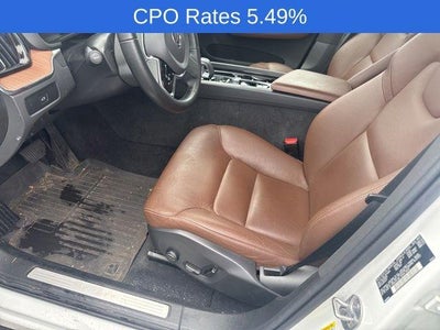 2024 Volvo XC60 B5 AWD Plus Dark Theme