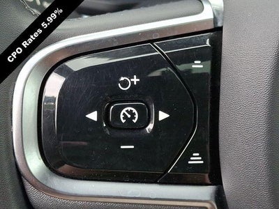 2024 Volvo XC60 B5 AWD Plus Dark Theme
