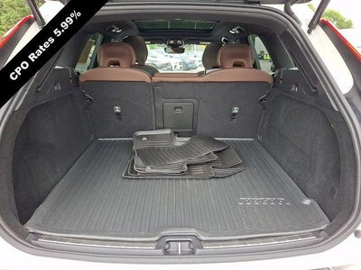 2024 Volvo XC60 B5 AWD Plus Dark Theme