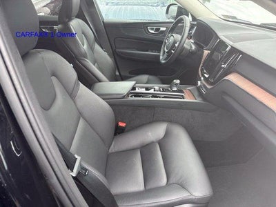 2024 Volvo XC60 B5 AWD Plus Dark Theme