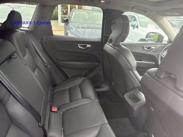 2024 Volvo XC60 B5 AWD Plus Dark Theme