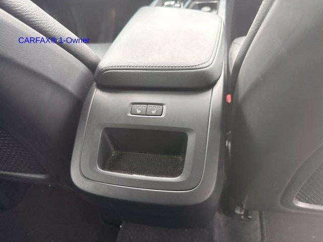 2024 Volvo XC60 B5 AWD Plus Dark Theme
