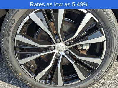 2024 Volvo XC60 B5 AWD Plus Dark Theme