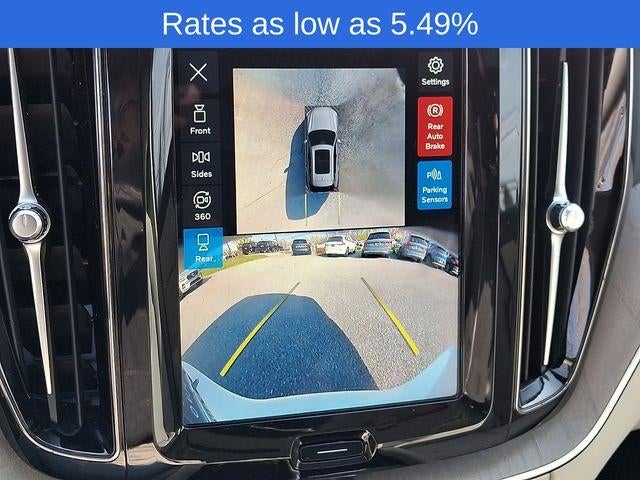 2024 Volvo XC60 B5 AWD Plus Dark Theme