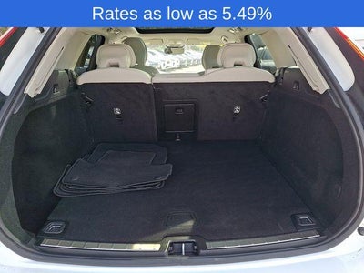 2024 Volvo XC60 B5 AWD Plus Dark Theme