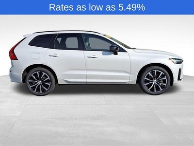 2024 Volvo XC60 B5 AWD Plus Dark Theme