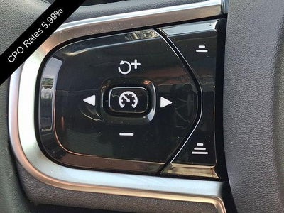 2024 Volvo XC60 B5 AWD Plus Dark Theme