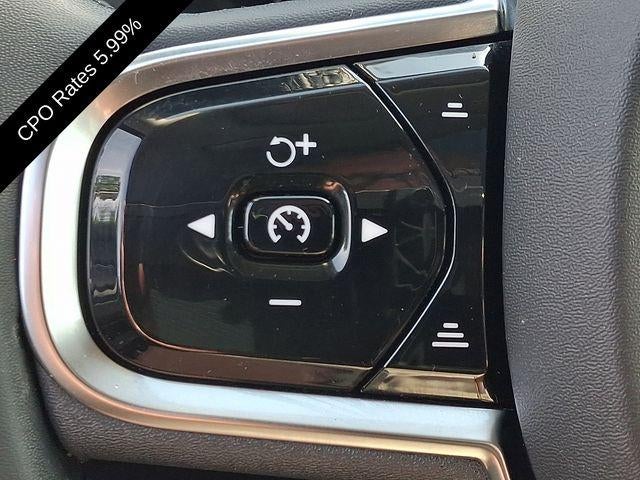 2024 Volvo XC60 B5 AWD Plus Dark Theme