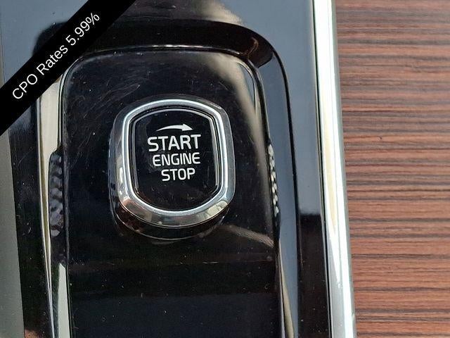 2024 Volvo XC60 B5 AWD Plus Dark Theme