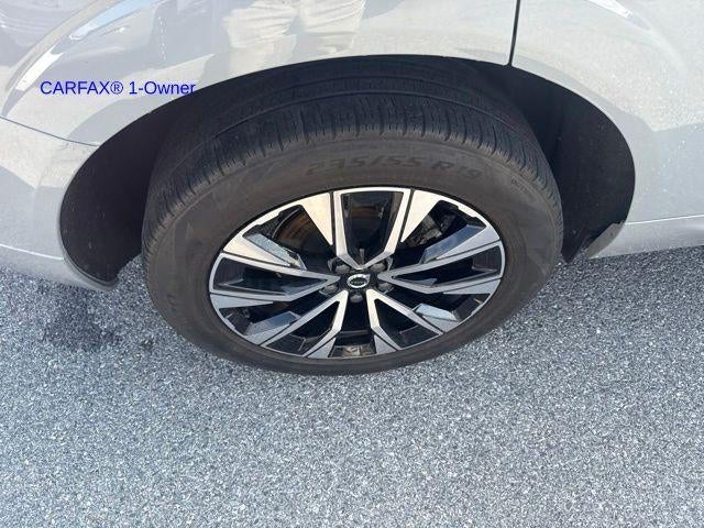 2024 Volvo XC60 B5 AWD Plus Dark Theme