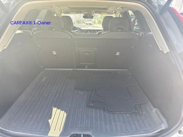 2024 Volvo XC60 B5 AWD Plus Dark Theme