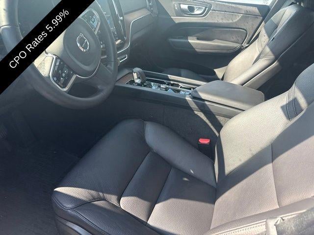 2024 Volvo XC60 B5 AWD Plus Dark Theme