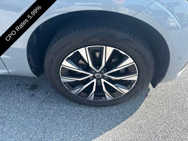 2024 Volvo XC60 B5 AWD Plus Dark Theme