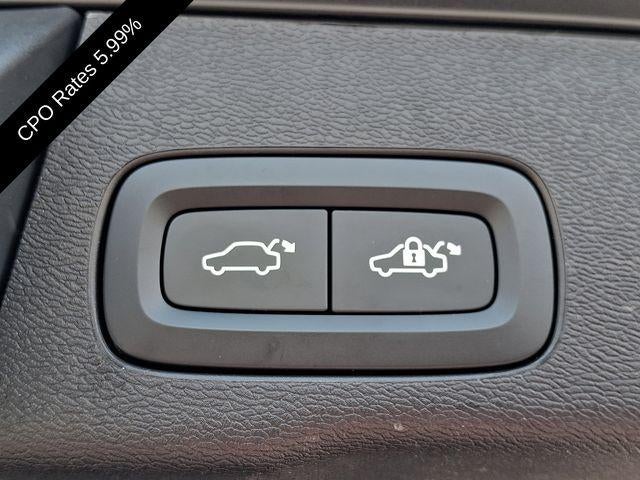 2024 Volvo XC60 B5 AWD Plus Dark Theme