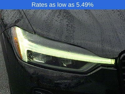 2024 Volvo XC60 B5 AWD Plus Dark Theme