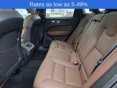 2024 Volvo XC60 B5 AWD Plus Dark Theme