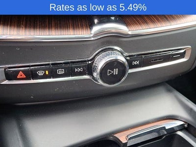 2024 Volvo XC60 B5 AWD Plus Dark Theme