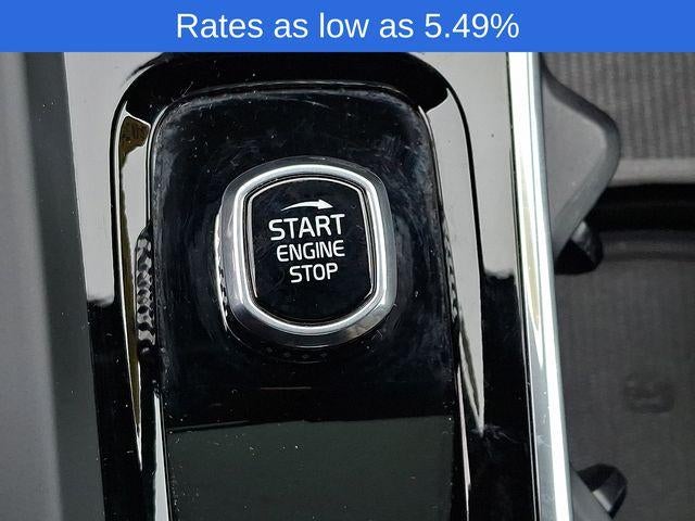 2024 Volvo XC60 B5 AWD Plus Dark Theme