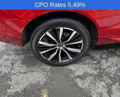 2024 Volvo XC60 B5 AWD Plus Dark Theme